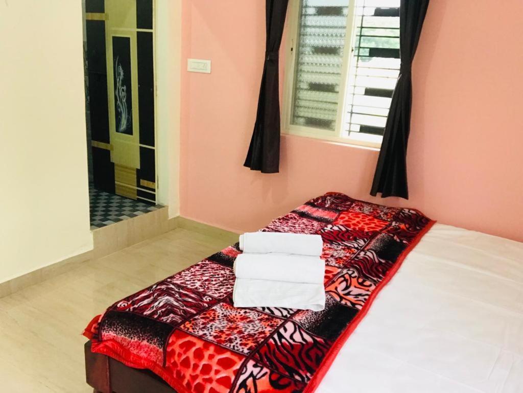 Veeru Homestay Hospet Extérieur photo