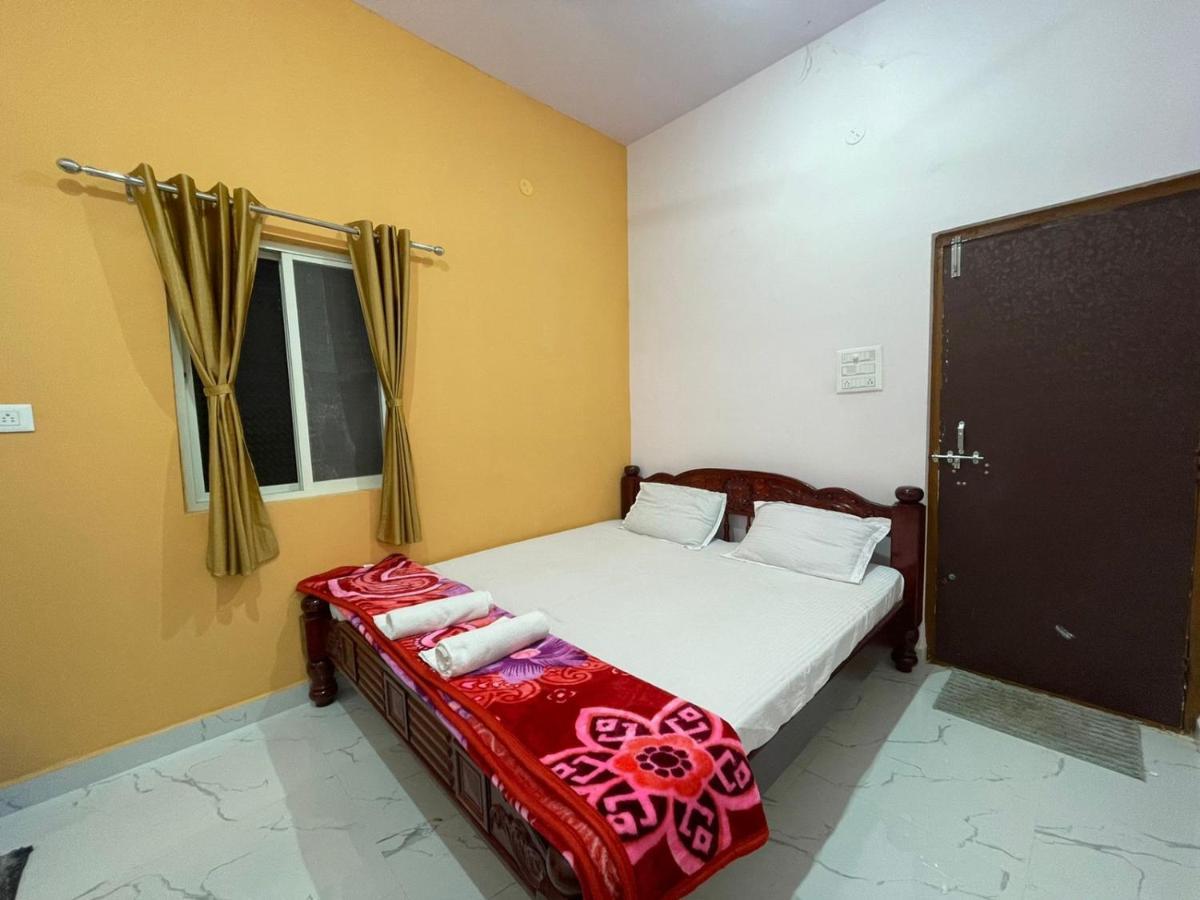 Veeru Homestay Hospet Extérieur photo