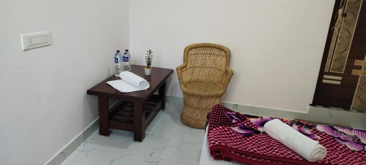 Veeru Homestay Hospet Extérieur photo