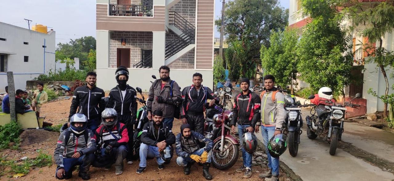 Veeru Homestay Hospet Extérieur photo