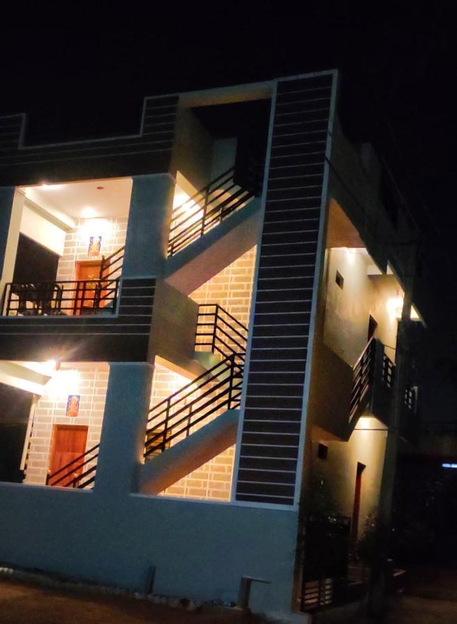 Veeru Homestay Hospet Extérieur photo