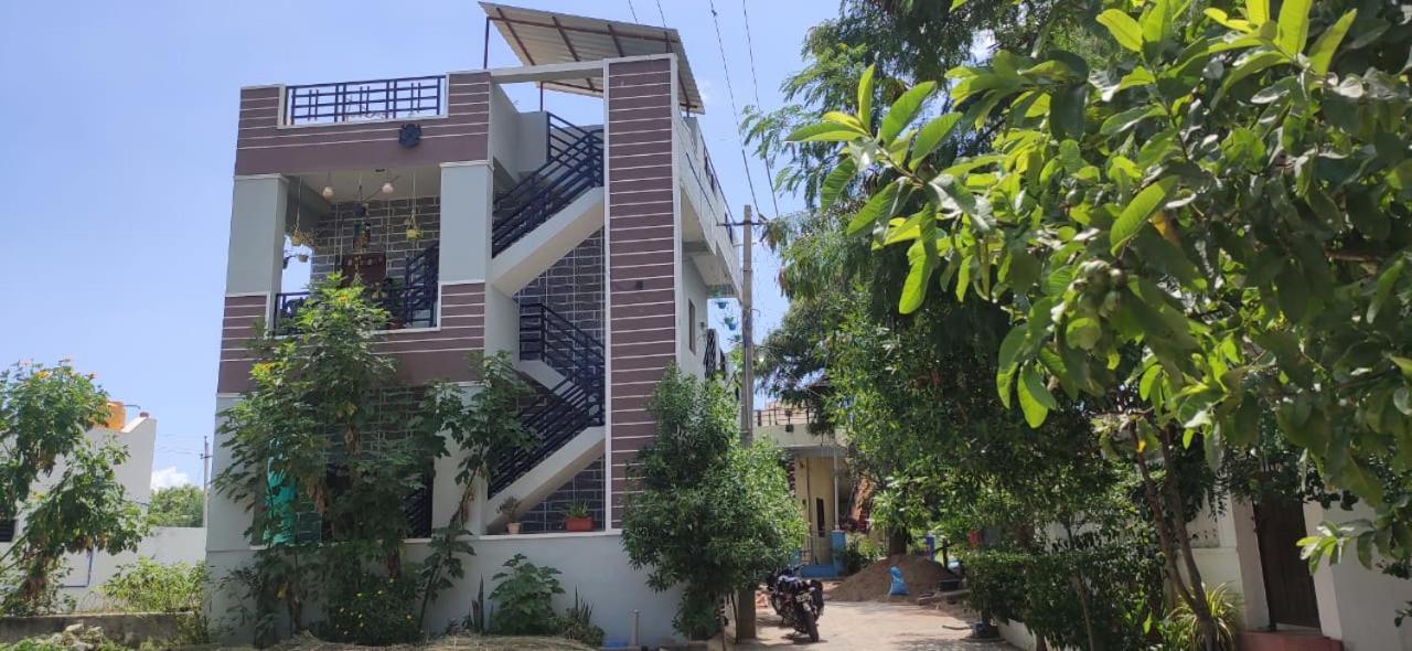 Veeru Homestay Hospet Extérieur photo