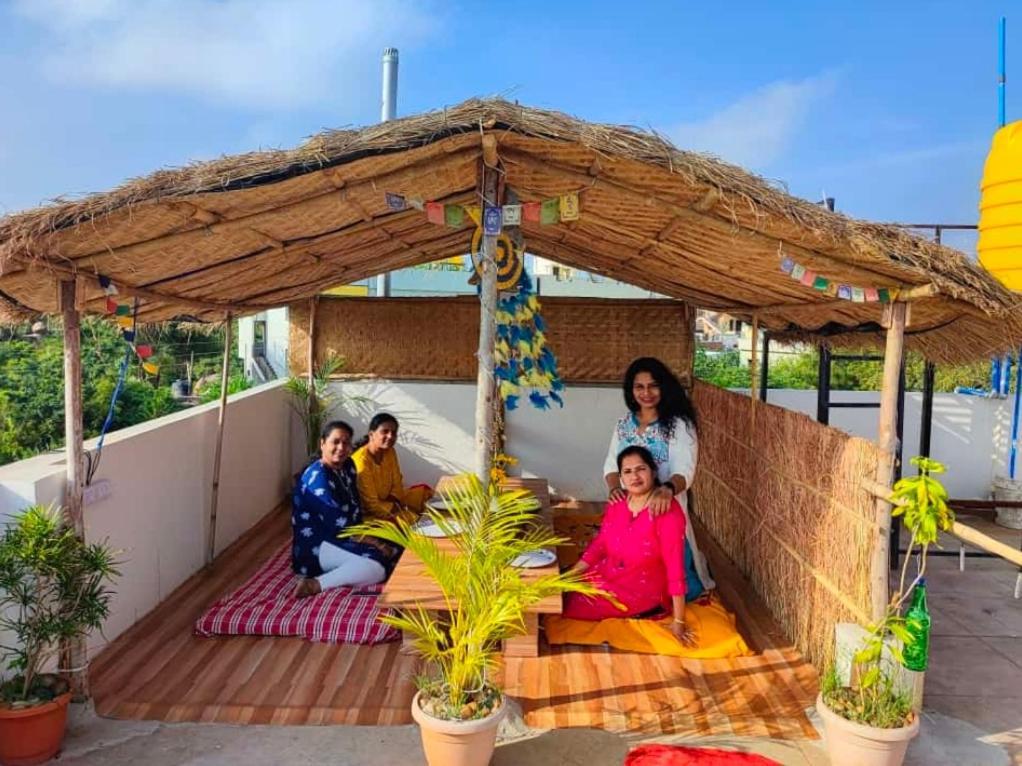 Veeru Homestay Hospet Extérieur photo